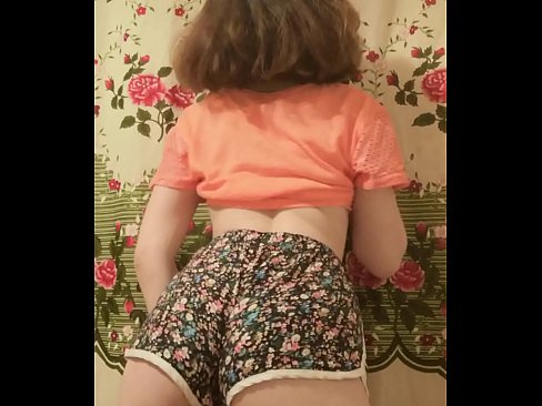 ❤️ Keçika ciwan a seksî li ber kamerayê kurtanên xwe ji xwe dike ❤️❌ Vîdyoyê porno li porno ku.shufflesex.ru ☑